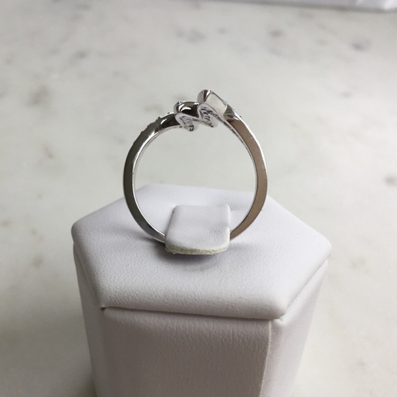 Sterling Silver Cz Zig Zag Ring - Picture 15 of 16